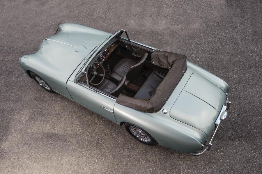  Aston Martin DB2/4 Drophead Coupe 1953 года  (фото 12 из 13)